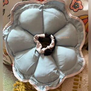 Light Blue Flower-Shaped Pet Cone XS NEW